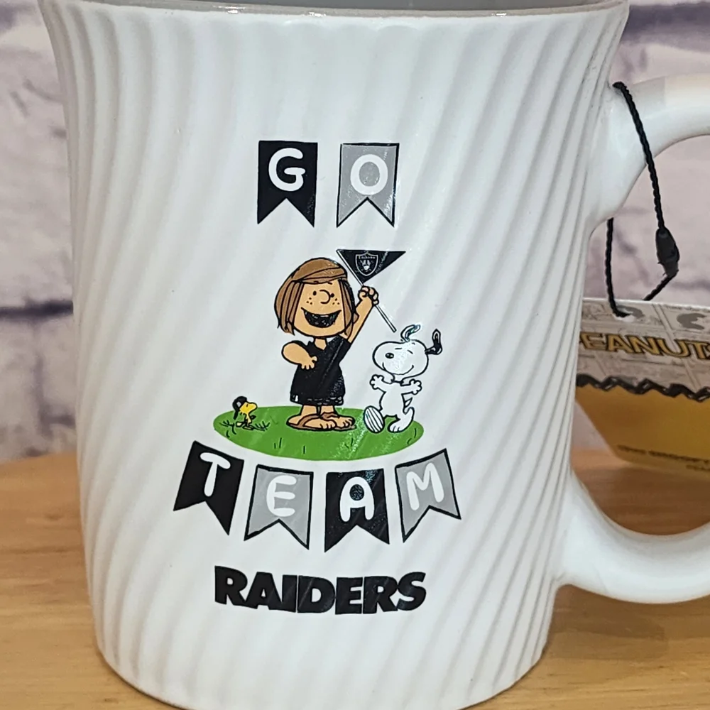 Peanuts & Las Vegas Raiders 15oz Swirl Ceramic Coffee Mug